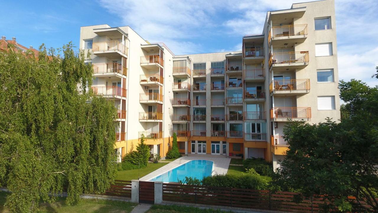 Viktoria Apartmanok Siófok Esterno foto